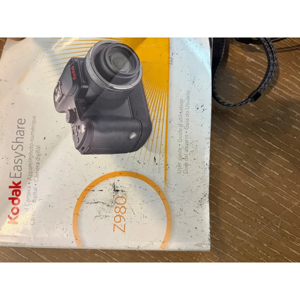 Kodak EasyShare Z980 12.0MP Digital Camera 24X Optical Zoom Wide Lens Bundle